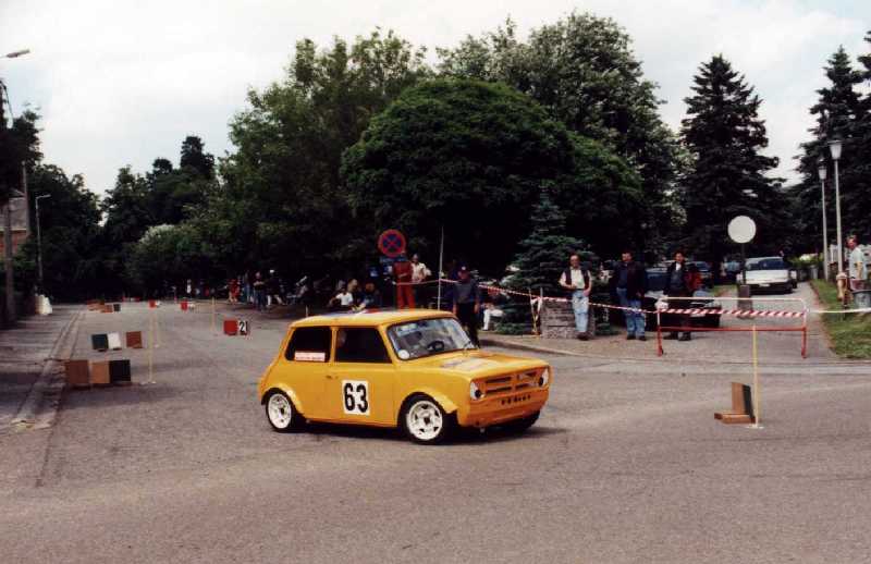 00mac024f.jpg (46687 octets)
