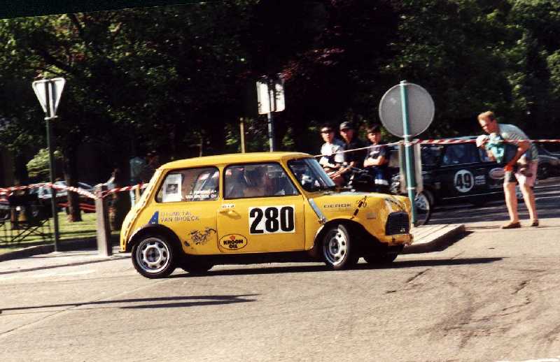 00mac131f.jpg (54672 octets)